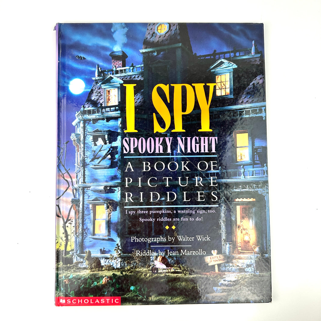 I SPY Spooky Night: A Book of Picture Riddles